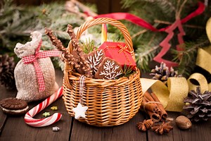 Treat Someone Special This Christmas with a Simple But Thoughtful Gift Basket
