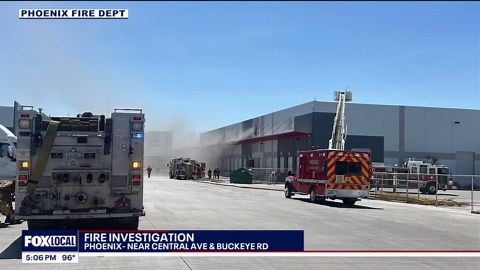 Second alarm fire, heavy smoke at Phoenix building