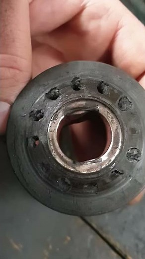 Hyundai Atos Prime 1.1 Timing belt crankshaft pulley damaged.