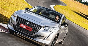 Teste: Peugeot 208 Style 1.0 faz mais de 14 km/l e tem até teto solar