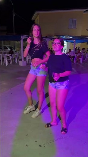 Aury Balla i Balli di Gruppo L’Ultimo Giorno al Villaggio 😞🏖️
