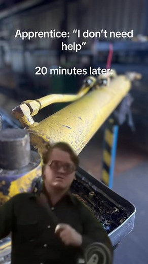 Hydraulic Ram Mechanic Struggles to Remove Bertha