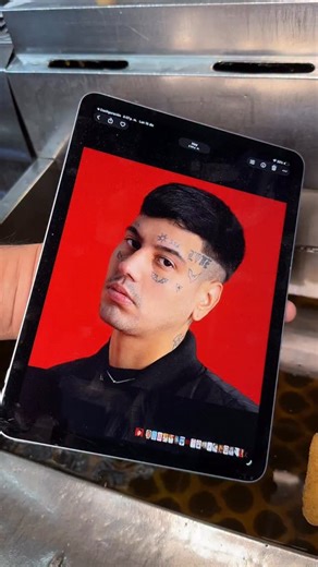 Modo Diablo activado: una mila potente, exagerada y bien rockstar 🤘🥩 Si sos del team Duki, esto es para vos. Comentá si fuiste a algún show y decinos… ¿la probaste o todavía te falta? 👇🏼 | Restaurante "El Antojo"