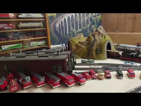 Märklin 3109 T18 mit 8 Schiebedach/Wand Waggons