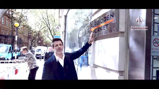 TRAILER ALERT! Director Zack Snyder popped by Forbidden Planet London recently to meet fans and celebrate the release of REBEL MOON PART TWO - THE SCARGIVER! Watch out for the full film coming soon! | Forbidden Planet