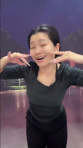 Finger Dance to “Love and Affection a Dream” | Emotional Finger Tutting Performance by Fengbao