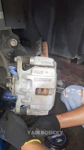 82K views · 782 reactions | Disc brake Rush #reels #fbpro #discbrake #brakesystem #brakepad #toyotarush #teriosrushindonesia #remdepan #autorepair #maintenance #automechanic #fypシ゚viralシ @sorotan | Yadi Rosicky | Facebook