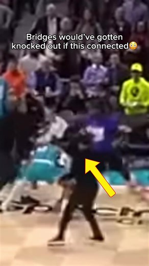 Bridges got saved by some paper😂 #nba #basketball #fyp #2kcommmunity #fighting