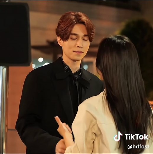 Lee Dong Wook 2025: latest updates and popular clips