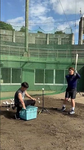 メジャー球の打感を確かめながらバッティング！#吉田正尚 #shorts