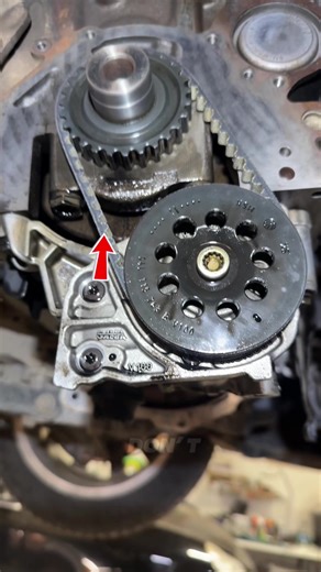 This is important don’t forget this! When you change the timing belt on some diesel VW Group engines, there’s another belt you must replace. It’s the oil pump belt. This belt runs inside the engine oil and if it fails, you can destroy the engine. So always change the oil pump belt together with the timing belt. And yes — changing the oil is highly recommended. Stay focused. This small detail can save your engine. 🎬 Video editing: [Kristaps] 🎶 Music: [808Polo]