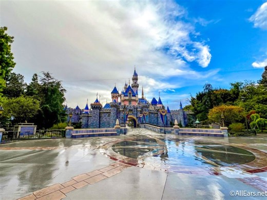 5 Weird Problems Plaguing Disneyland Right Now - AllEars.Net