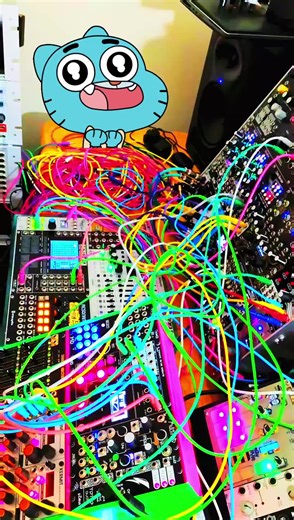 e352 into a lpf and into esus trifecta 🌚💪🤼 #eurorack #synthtok #dawless #electronicmusic #synth