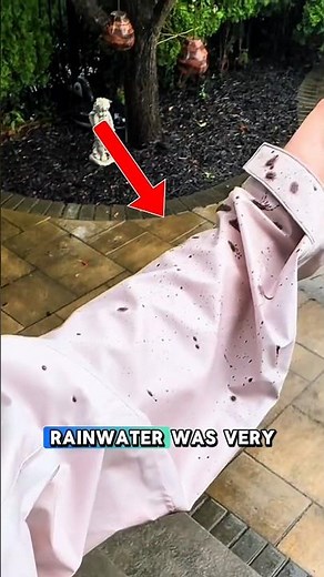 This Jacket Tricks Your Eyes. Wet Looks Dirty!