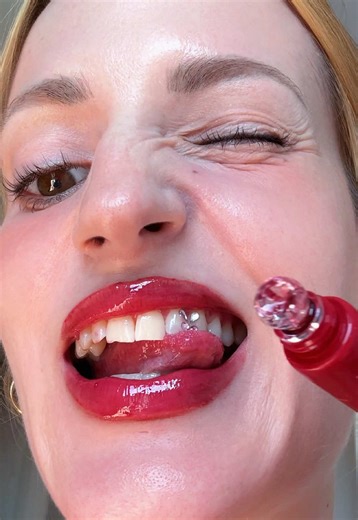 Lip Gloss Guide: Perfect Cherry Lips Tutorial