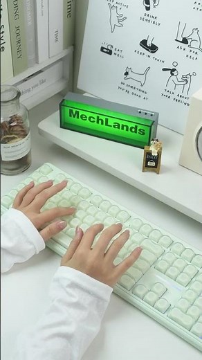 MechLands M108 🌿typing in a pure white office