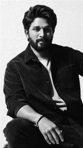 Kattubanisa on Instagram: "Singles Assemble🤧🙌 . . . . Naa Peru Surya, Naa Illu India (2018) is an action drama lauded for Allu Arjun's intense, career-best performance as a temperamental soldier, though it received mixed reviews for a disjointed screenplay and inconsistent direction by Vakkantham Vamsi. The film offers strong, patriotic, and high-octane commercial entertainment but struggles with a weak romantic subplot and a lack of emotional depth. Key Takeaways: Performance: Allu Arjun is w