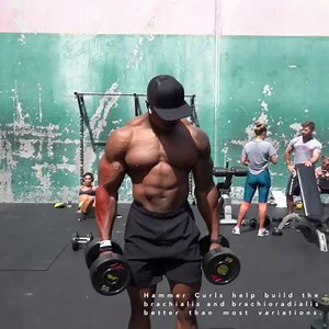 Hammer Curls Vs Biceps 💪🏾 Which is best? I’m going to break it down real simple, DO BOTH! Regular Bicep Curls will always be the gold standard when training biceps, but Hammer Curls are great for hitting the brachialis and brachioradialis (prominent muscle of the forearm). ⁣ I’m always asked about what exercises I perform for forearms, the answer is none 🤷🏾‍♂️ but I do hit Hammer Curls often! ⁣ ⁣ For my full arms routine, visit SIMEONPANDA.COM 💪🏾⁣ ⁣ #simeonpanda #goldsgymvenice #goldsgym #