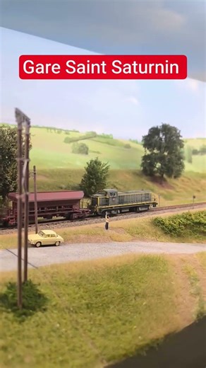 #railroad #railway #train ho model train ( club modéliste Sedan) France, gare Saint Saturnin.