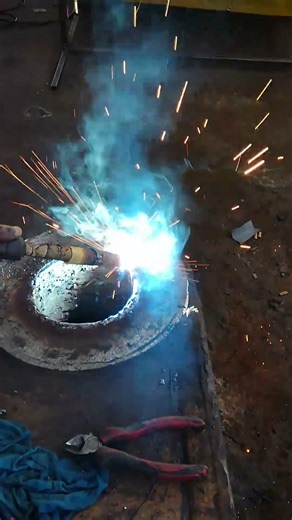 BUILDING DAMAGED EDGES IN EXCAVATOR'S DIPPER STICK USING MAG WELDING PROCESS IN MECHANICAL WORKSHOP