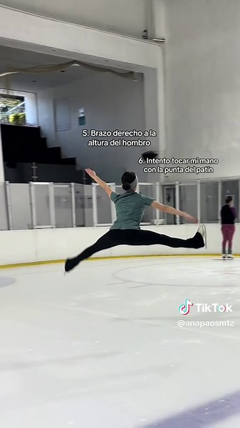 7 steps para tu primer russian split en el hielo🤸🏻‍♀️✨🩵⛸️🤟🏼 #patinajeartistico #patinajesobrehielo #splitjump #russiansplit #iceskating #adultskater #iceskatingcoach #motivacion #ejercicio #movimiento