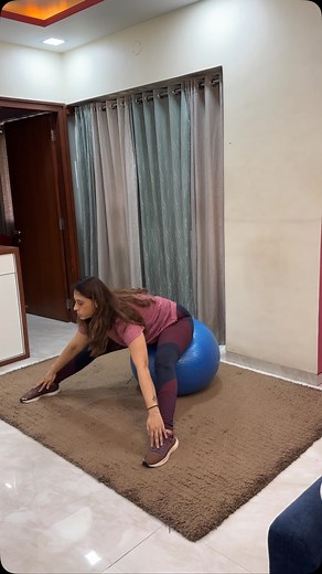 Total body burn with the gym ball 🥎 From core to glutes , this gym ball workout hit it all . Grab your wall and let’s roll into fitness. #gymball #homeworkout #fullbodyworkouts #funworkout | Bend it with Ritu