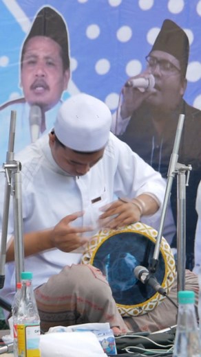 ALMUNSYIDIN PEKALONGAN on Instagram: "ADINULANA Versi Darbuka | Hadroh Almunsyidin Pekalongan #sholawat #hadroh #almunsyidin #trending #viral #fyp #soundviral #sholawatviral #vidioviral #new #viraltiktok #santri"