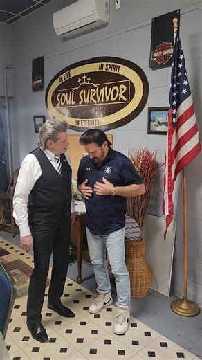 Good morning Good morning America. Tuesday morning October 28. Me and my friend Michael Green keeping God and Country Time first always. Somebody Say Amen | Leon Everette