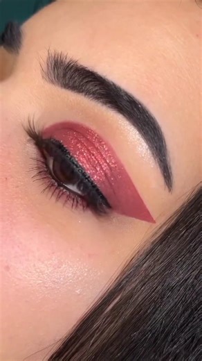 Shimmery eye makeup #shortsviral #softglamlook #eyemakeup #makeup