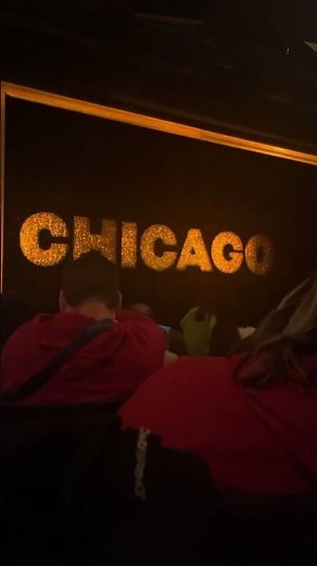 Theater (people talking) sound effect