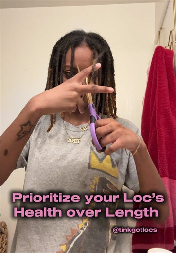 New Loc Journey!🌀 June 29, 2025 I did a “big chop” on my locs, cutting off almost 2-4 inches depending on where the weak spot it. Let this be a lesson from a locfluencer.. please do not dye/ bleach your hair if you’re inconsistent with your moisture routine my loves! Your hair will break off, really I wouldn’t recommend bleaching at all. Now I am on a new journey to focus on my locs health while monitoring the length. It’s perfectly fine to let go of what doesn’t serve you anymore✂️ #fyp #tinkg
