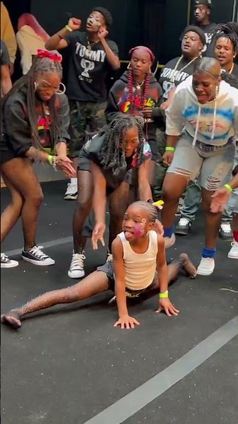OUU RANIYAH OVER HERE TWIRLING 💪🏾