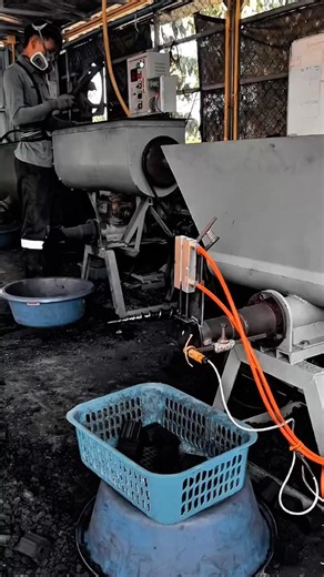 Charcoal Briquette Machine Work Tool Automatic Fuel Block Extruder #worktool