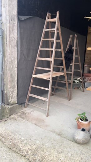 Batterns are up ✔️ cladding is being painted ❤️ getting closer to putting them up #diy #renovation #design La Galiserie | La Galiserie