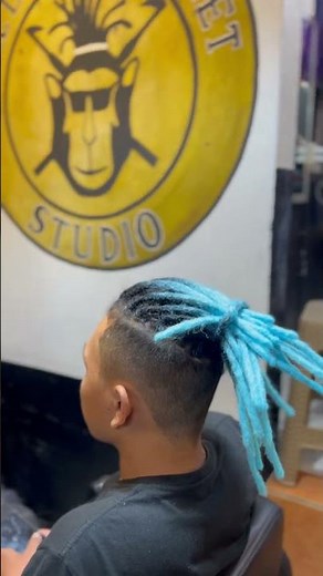 Rambut gimbal hitam gradasi biru muda #perawatanrambut #dreadlocks #rambutgimbal