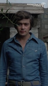 Bijatyka w Salonikach 🤼‍♂️⚔️ Fragment serialu „Życie na gorąco” (1978) w reżyserii Andrzeja Konica. Inteligentny i odważny dziennikarz, redaktor Maj, którego często porównywano do słynnego brytyjskiego agenta 007, pracując dla paryskiego pisma ekonomicznego podczas jednej ze swoich zagranicznych podróży natrafia na trop tajemniczej organizacji „W”. To grupa złożona z byłych nazistów, którzy po wojnie ukryli się i założyli potężną sieć przestępczą, mająca na celu destabilizację państw i wywoływa