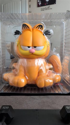 Garfield Gigantic Life-Size 1:1 Scale Figure By Boss Fight Studio