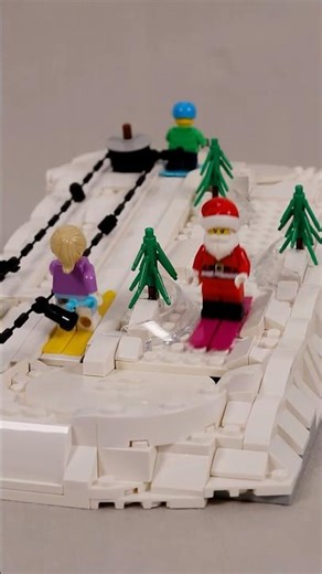 LEGO minifig ski hill.⛷️⛷️⛷️#lego #skiholiday #building #mechanical ​⁠@ jkbrickworks