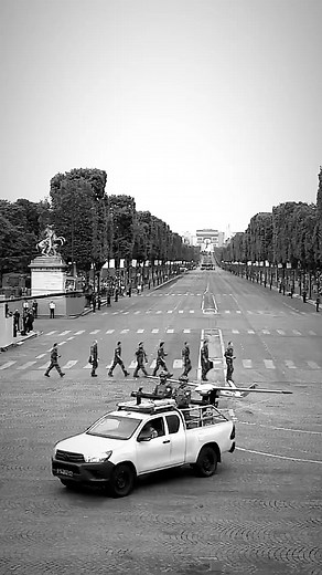 Happy 14th of July!!!🇫🇷 #frankyzapata #14juillet #flyboardair #jetpack #zapata #future #technology #innovation #engineering #mobility 🎥France 2 | Franky Zapata