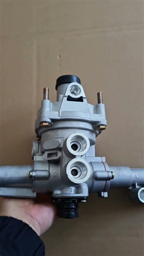 #loadsensingvalve #4757110240 #mercedesbenztrucks #daftrucks #0014319412 #1518960 #manufacturer