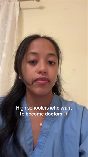 How High Schoolers Can Prepare to Become Doctors