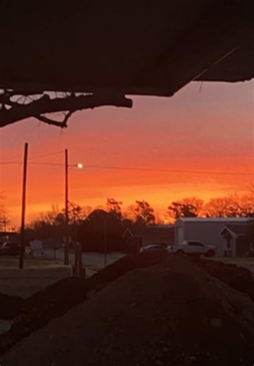 got the results from the mri today.. they didn’t see anything wrong. they think it’s my piriformis muscle or a pinched nerve in my back now. this has been going on for a year, and now we’re back to square one, where we’re just clueless to what it is, and im back in pt again. i just want the pain to stop. #hip #piriformis #injury #Jesuslovesyou