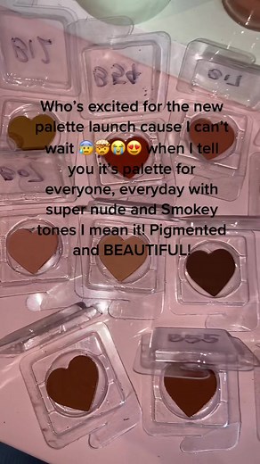 Comment who’s excited!? I CANT WAIT! 😭❤️🙏🏽 it’s the most amazing in the world u guys gonna go crazy!! #newproduct #newpalette #makeup #eyeshdow #smokeyeyelook #bonniedolliecosmetics