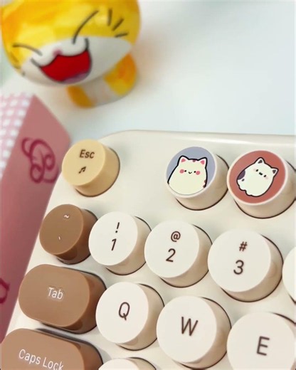 🐱✨ Desk goals unlocked! #mofii #desksetup #wirelesskeyboard