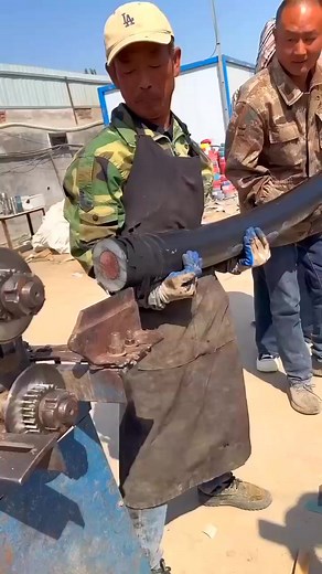 Wow 😳 How to cut the cable for copper wire inside #craftsmanship #craftman #cutters #usa #cnc #wood #machinery #tools #concrete #machine #fblifestyle #shorts #satisfying #machinetools #work #life #woodmachine #manufacturing #machine #steel #reelsfypシ #reelsviralシ #america #metalwork #iron #facebookreel #construction #mechanic #facebookreels #machinestage Machine stage | Machine stage