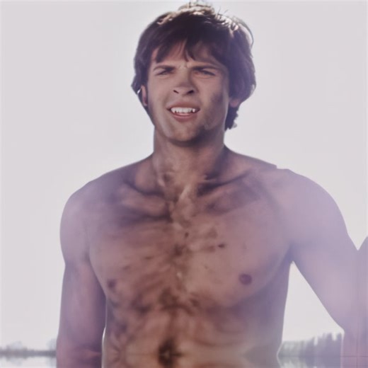 Tom Welling's Clark Kent Edit