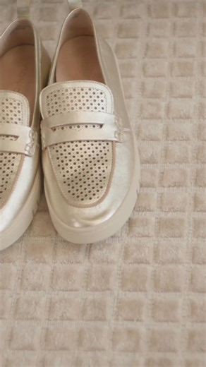 Engineered cushioning and Vionic support give Uptown Sneaker its effortless, all‑day comfort. | Vionic Shoes