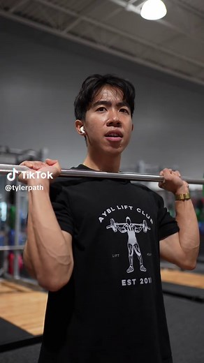 Mastering the Strict Overhead Press for Shoulder Growth
