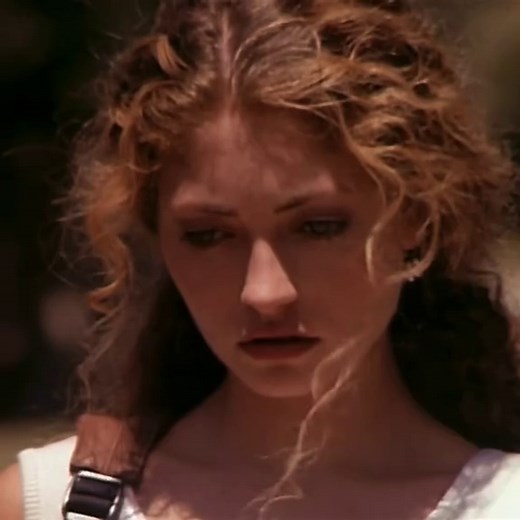 Rebecca Gayheart in Beverly Hills (1990)🌻 #tonimarchette #rebeccagayheart #beverlyhills90210 #90210 #fyp