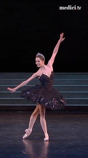 Amandine Albisson in Swan Lake ✨ #balletdanseur #ballet #ballerina #danse #swanlake #swanlakeballet #parisoperaballet #operadeparis | Ballet Danseur